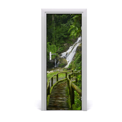 Naklejka na drzwi samoprzylepna Wodospad las