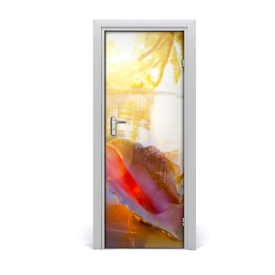 Naklejka fototapeta na drzwi Duża muszla na plaży