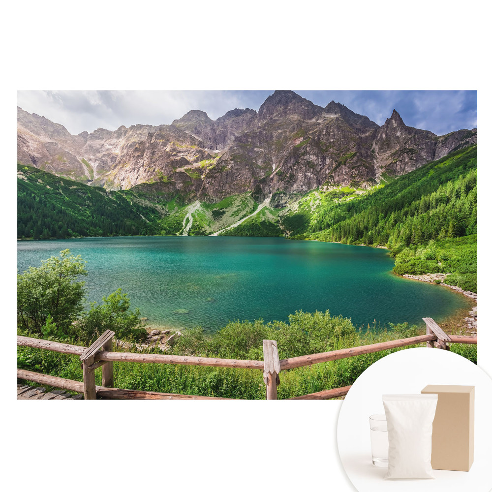 Fototapeta flizelinowa Górskie jezioro w otoczeniu zieleni
