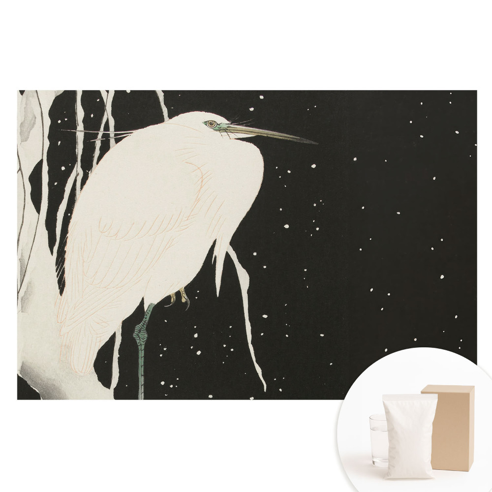 Fototapeta flizelinowa z nadrukiem Ptak na gałęzi w zimowy wieczór