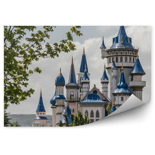 Okleina na ścianę Baśniowy zamek wśród drzew niebieskie kopuły