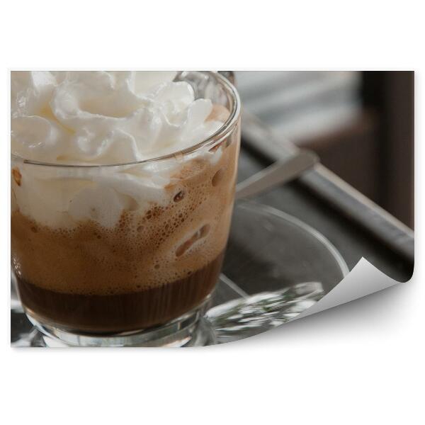 Fototapeta Kawa wiedeńska filiżanka pianka bita śmietana drewniany stół