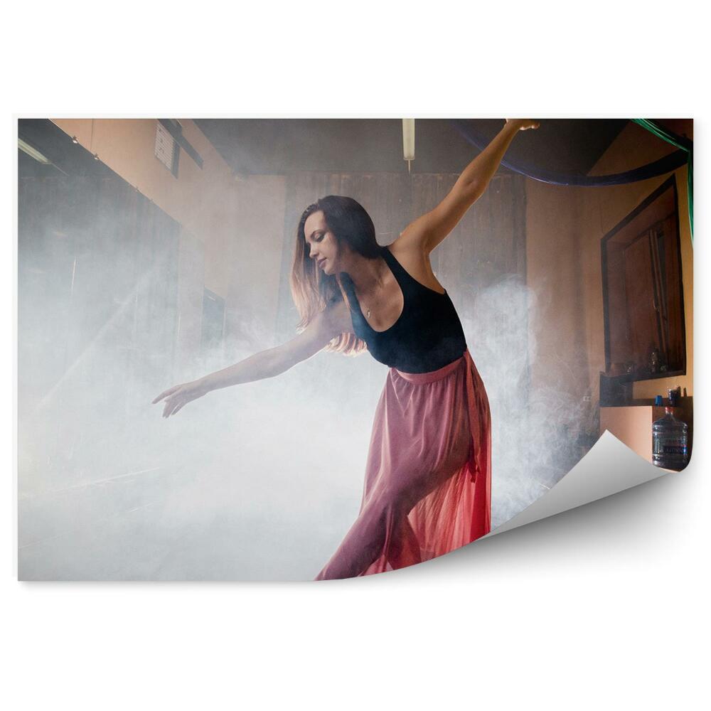 Fototapeta na ścianę Tancerka sala mgła dym