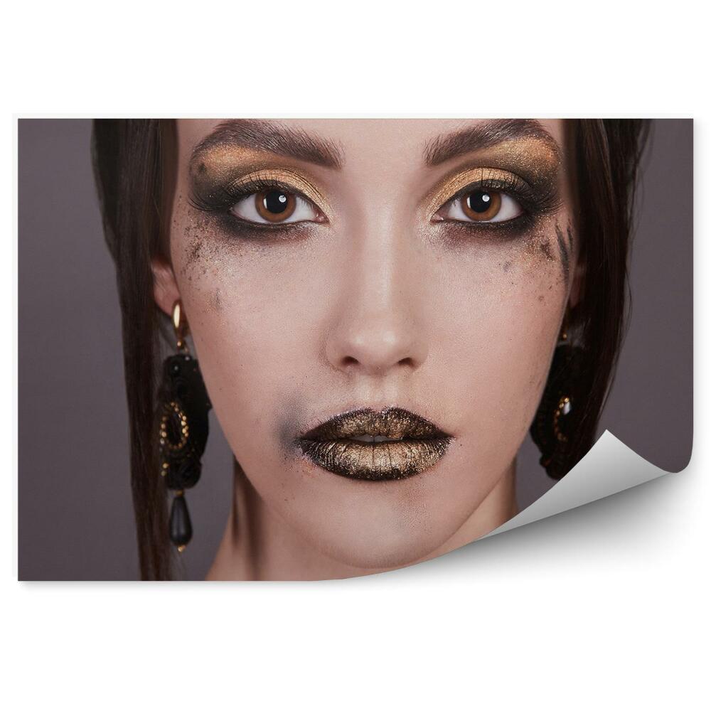 Fotopeta Młoda kobieta błyszczący makijaż portret