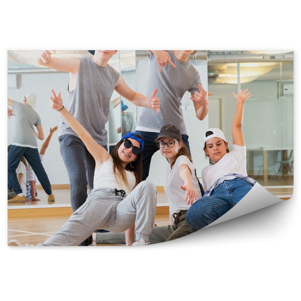 Fototapeta samoprzylepna Nastolatki tancerze hip - hop