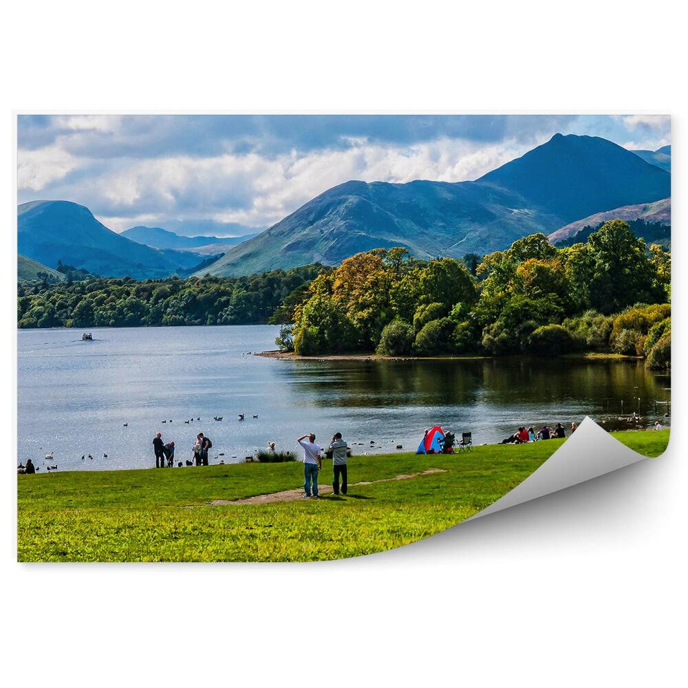 Fototapeta na ścianę Ludzie nad jeziorem krajobraz