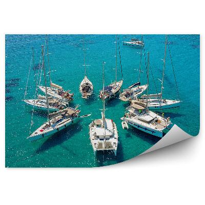 Okleina na ścianę Żaglówki błękitna woda piasek