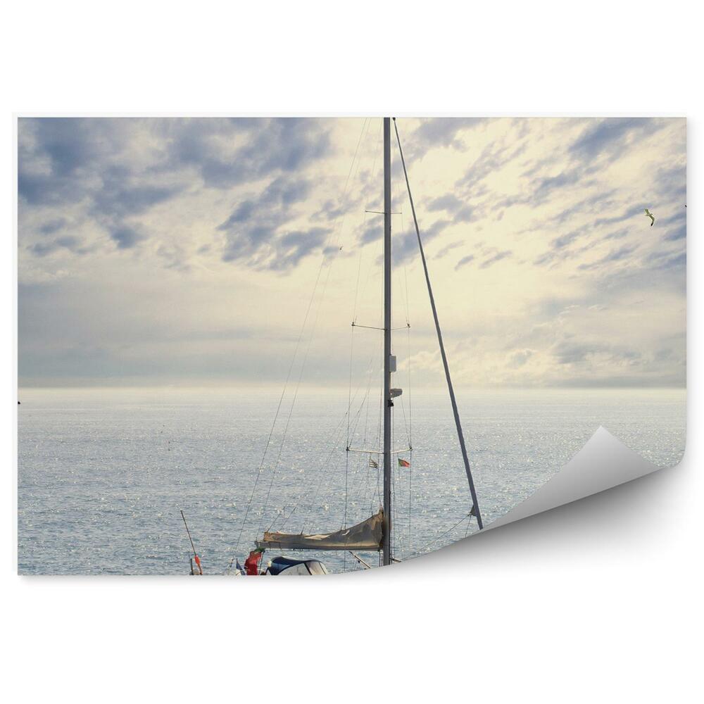 Okleina na ścianę Niebieska woda jacht latarnia morska niebo