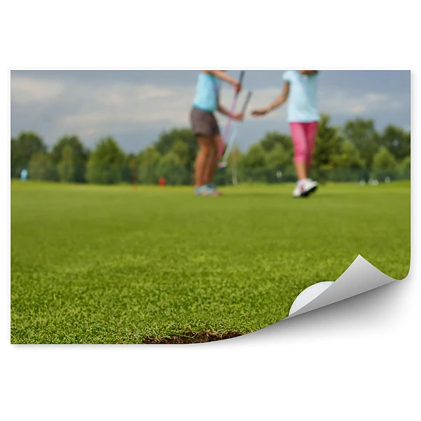 Fototapeta samoprzylepna Dołek piłka golfowa dzieci wózek niebo chmury drzewa