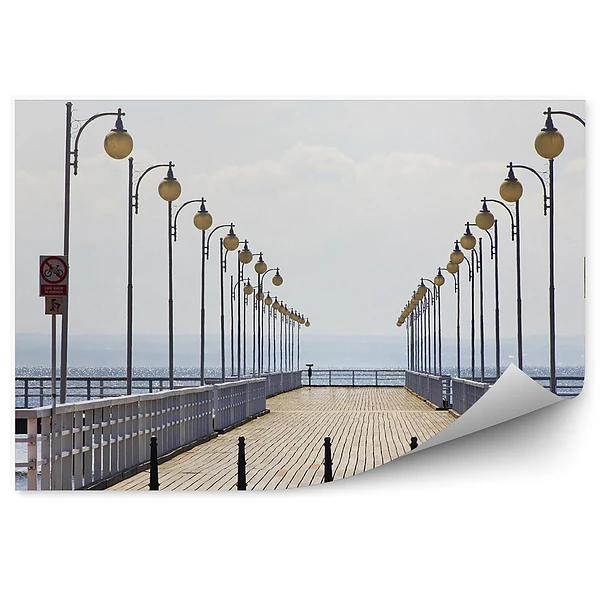 Fototapeta samoprzylepna Molo w juracie polska drewno latarnie