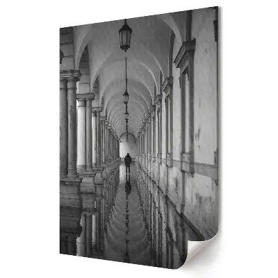 Plakat na materiale polycanvas Samotna wędrówka w monochromatycznym świecie