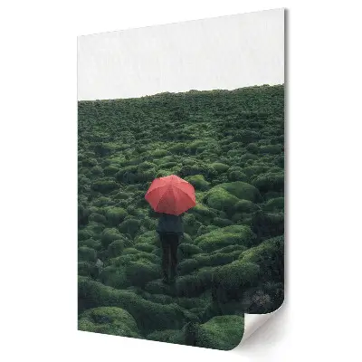 Plakat na materiale polycanvas Czerwony parasol w zielonym krajobrazie