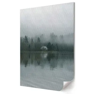 Plakat na materiale polycanvas Spokojna Chata w Mglistym Krajobrazie