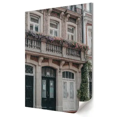 Plakat na materiale polycanvas Urokliwa kamienica z kwiatami