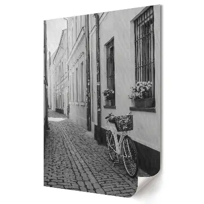 Plakat na materiale polycanvas Cicha Ulica z Rowerem w czerni i bieli