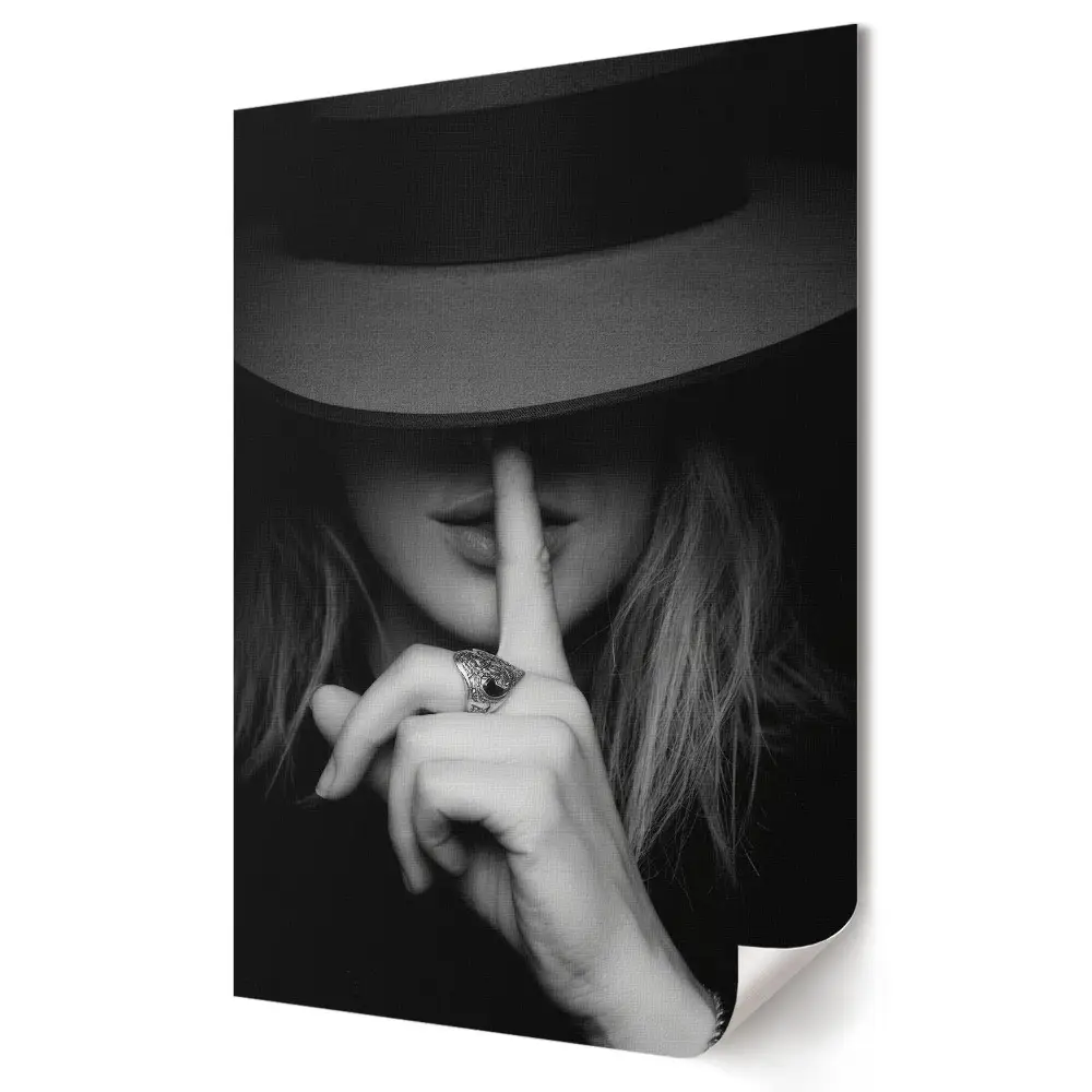Plakat na materiale polycanvas Tajemnicza elegancja w monochromie