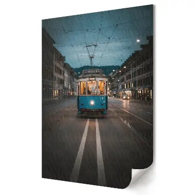 Plakat na materiale polycanvas Nocny tramwaj w miejskim krajobrazie