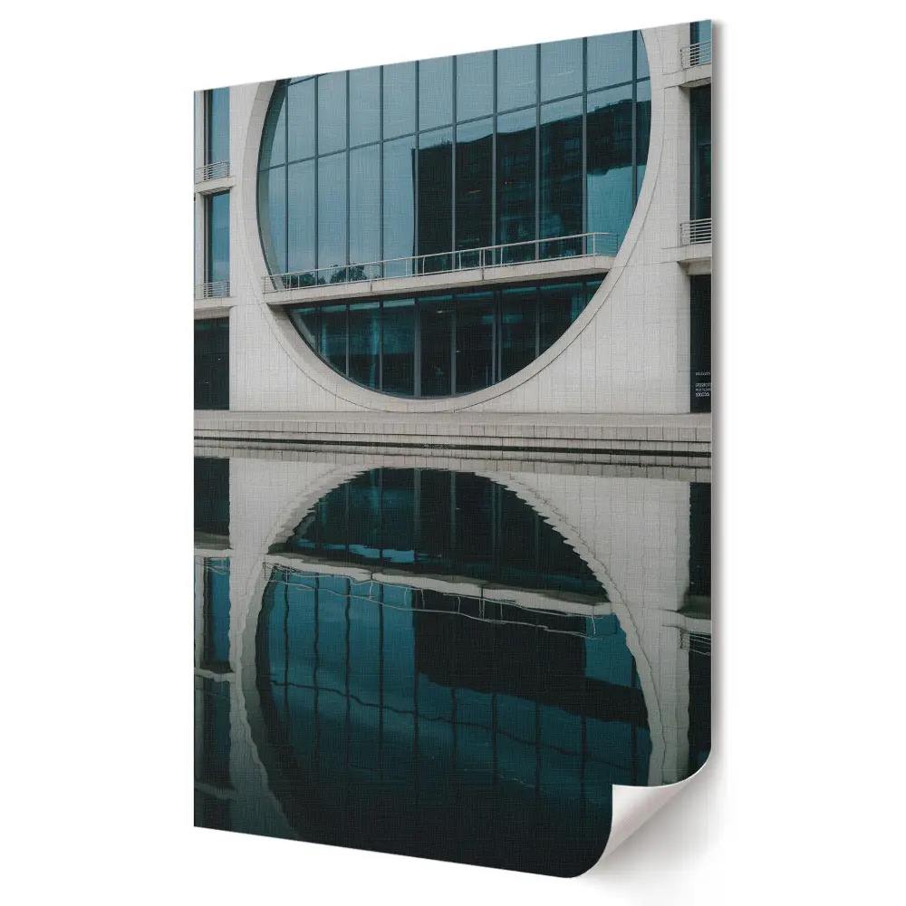 Stylowy plakat na ścianę Nowoczesna architektura odbijająca się w wodzie