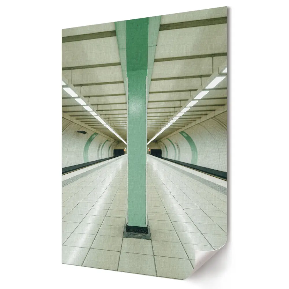Grafika ścienna na płótnie Pusty tunel metra w stylu minimalistycznym