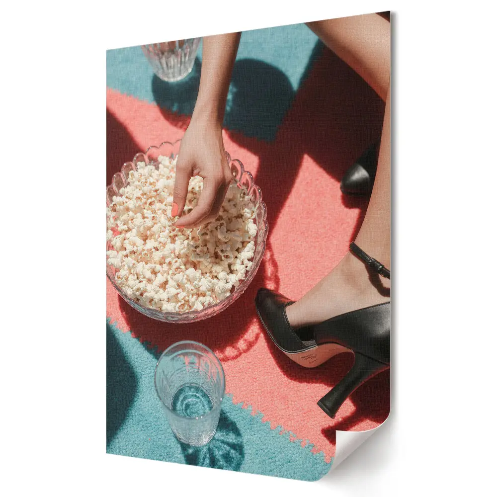 Nowoczesny plakat dekoracyjny Popcorn i elegancja w letnim słońcu