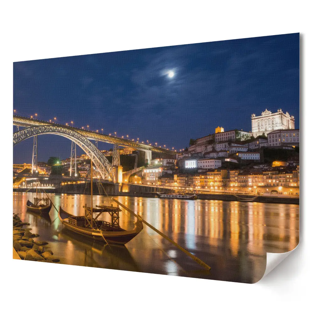 Elegancki plakat do salonu przedstawiający Porto nocą z mostem i rzeką