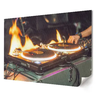 Plakat ścienny premium Płonące talerze DJ-a na scenie