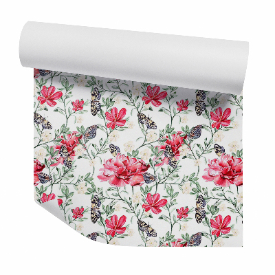 Tapeta Czerwone kwitnące kwiaty i piękne motyle