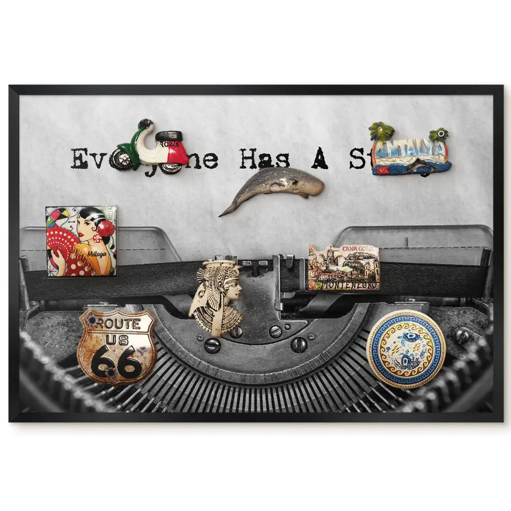 Metalowa tablica na magnesy w czarnej ramie z motywem maszyny do pisania w stylu retro