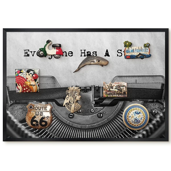 Metalowa tablica na magnesy w czarnej ramie z motywem maszyny do pisania w stylu retro