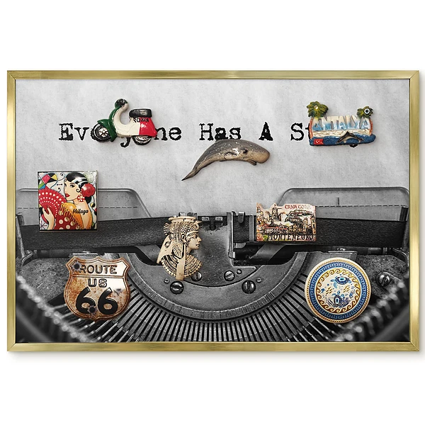 Tablica magnetyczna w złotej ramie w stylu retro z motywem maszyny do pisania