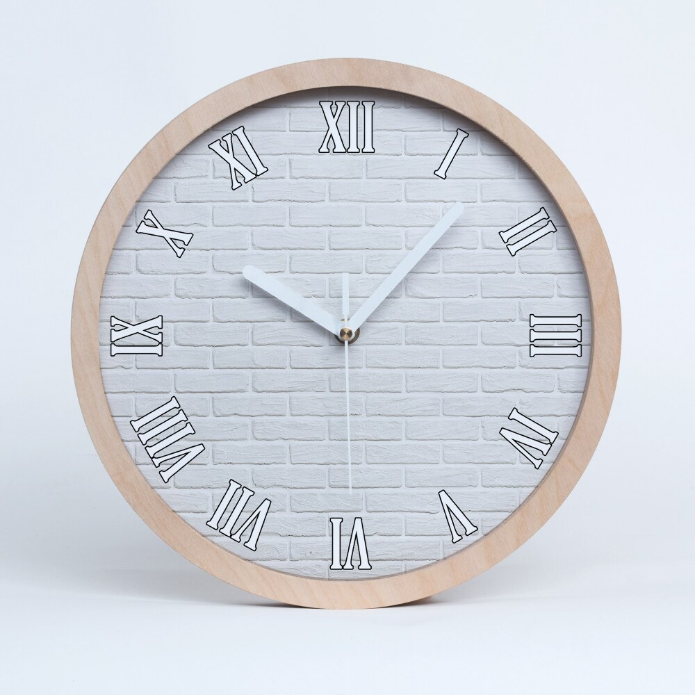 Drewniany zegar Ceglana ściana