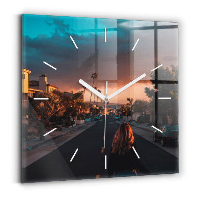 Zegar szklany Kobieta na drodze